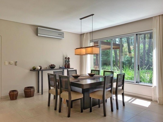Excelente residencia en Barrio Privado en Laguna Blanca